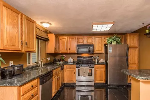 14 Deer Path #6, Maynard, MA 01754 photo 2