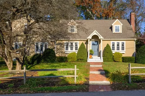29 Arrowwood St, Cohasset, MA 02025