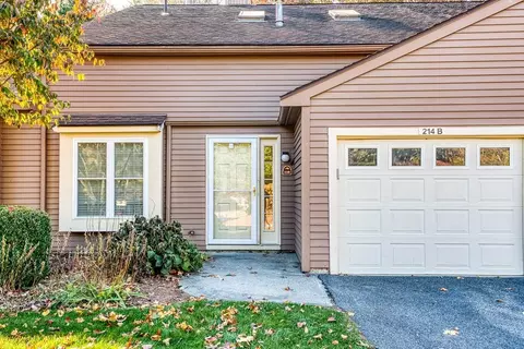 214 Ridgefield Cir #B, Clinton, MA 01510