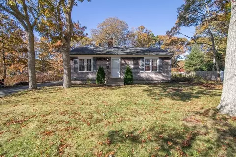 521 Lincoln Road Ext, Barnstable, MA 02601
