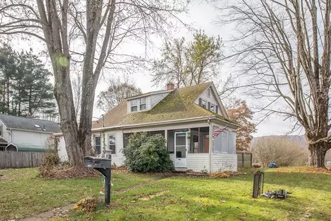 1026 Chestnut St, Palmer, MA 01069