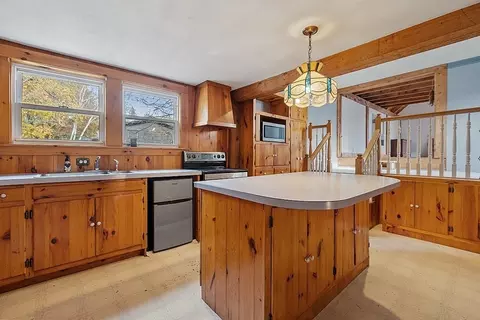 5 North St, Erving, MA 01344 photo 9