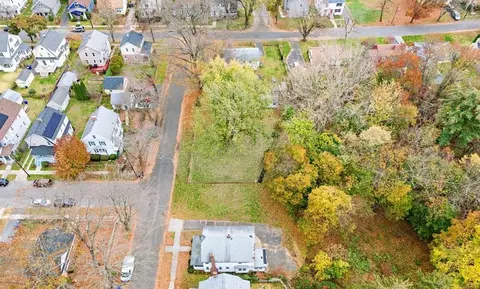 104 Eleanor Rd, Springfield, MA 01108 photo 2