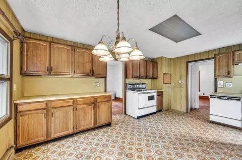 104 Eleanor Rd, Springfield, MA 01108 photo 9