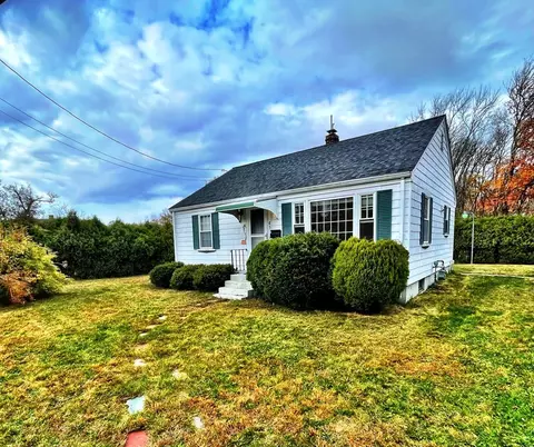 85 Russells Mills Rd, Dartmouth, MA 02748