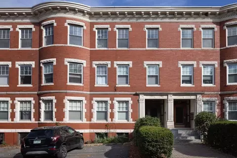12 Colbourne Cres #3, Brookline, MA 02445