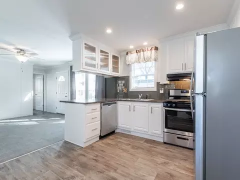 85 Kristen Ln, Wareham, MA 02571 photo 3