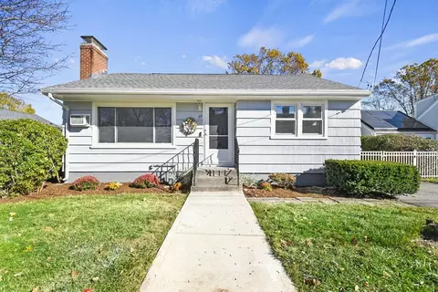 27 Longmeadow Ave, Worcester, MA 01606