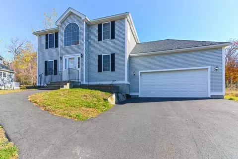 25 Quarry Ln, Fitchburg, MA 01420