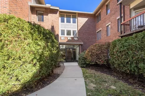 770 Salisbury St #534, Worcester, MA 01609