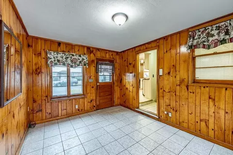 46 Lachine St, Chicopee, MA 01020 photo 4