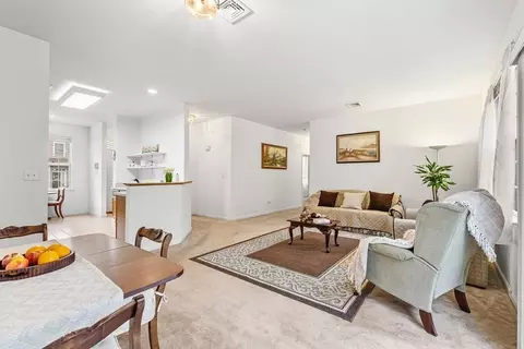 40 Evergreen Cir #40, Canton, MA 02021