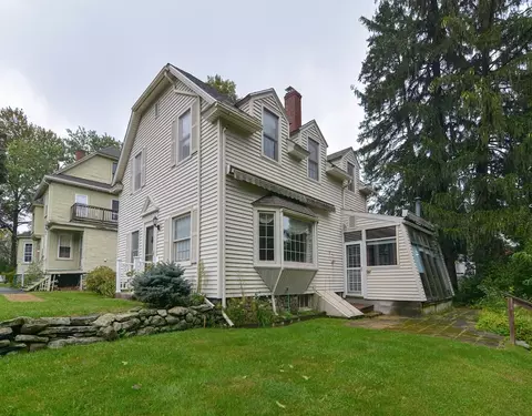 16 Prospect St, Shrewsbury, MA 01545