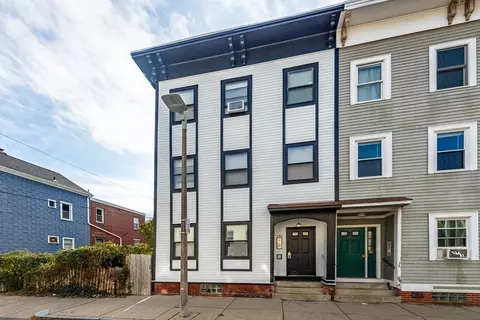 135 W 7th St, Boston, MA 02127