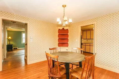 8 Maxwell Pl, Springfield, MA 01118 photo 9