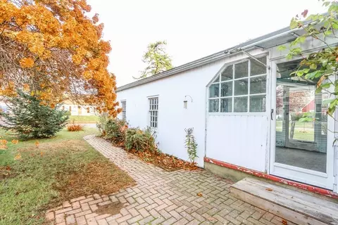 8 Maxwell Pl, Springfield, MA 01118 photo 31
