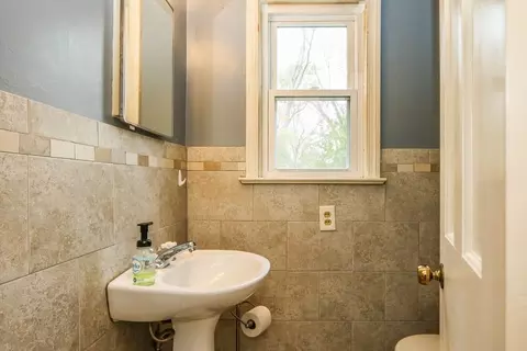 8 Maxwell Pl, Springfield, MA 01118 photo 18