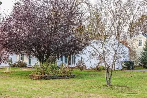 8 Maxwell Pl, Springfield, MA 01118 photo 32