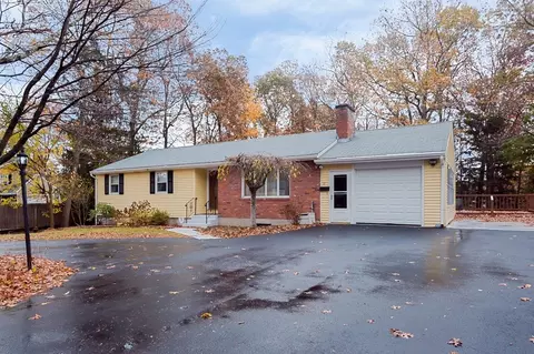 37 Lake St, Shrewsbury, MA 01545