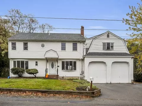 11 Memorial Dr, Tewksbury, MA 01876