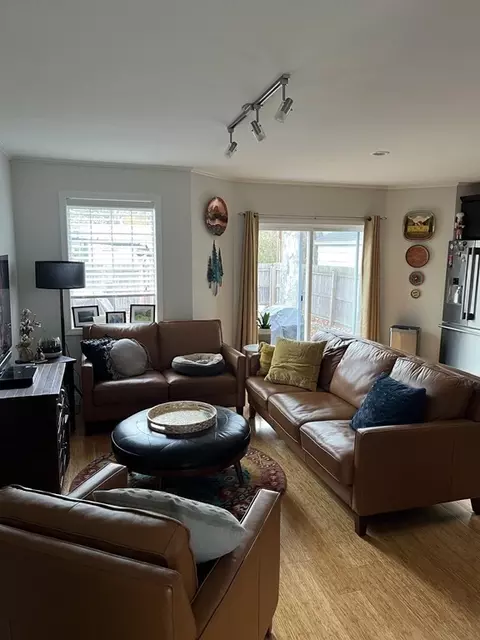 261 Connecticut Ave, Springfield, MA 01104 photo 11