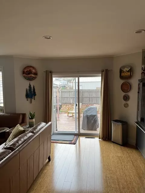 261 Connecticut Ave, Springfield, MA 01104 photo 13
