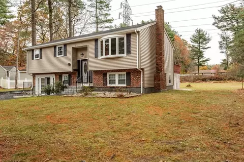 89 Elizabeth Dr, Raynham, MA 02767 photo 3