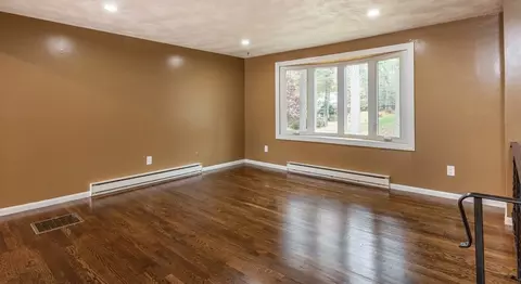 89 Elizabeth Dr, Raynham, MA 02767 photo 5