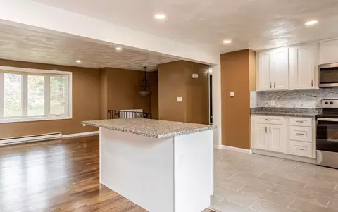 89 Elizabeth Dr, Raynham, MA 02767 photo 9