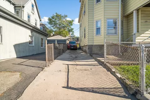 249 Main St, Everett, MA 02149 photo 4