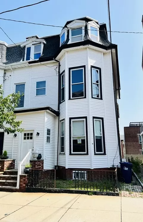 178 Webster St, Boston, MA 02128