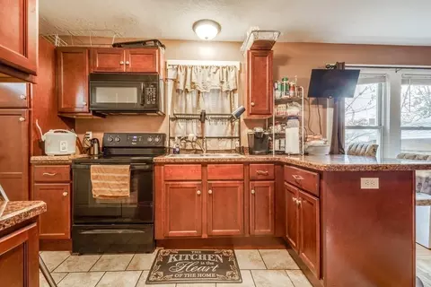 158 Goodwin St, Springfield, MA 01151 photo 6