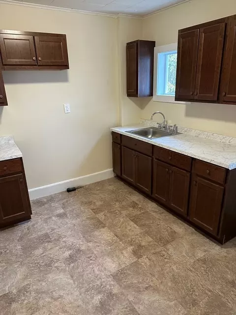 192 Leyfred Ter, Springfield, MA 01108 photo 12