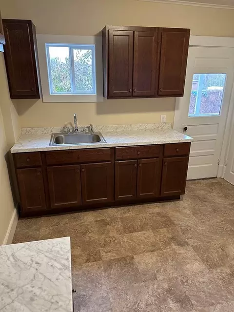 192 Leyfred Ter, Springfield, MA 01108 photo 8