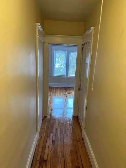 192 Leyfred Ter, Springfield, MA 01108 photo 4
