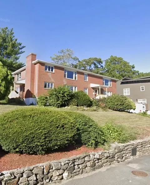 423 Cambridge St, Worcester, MA 01610