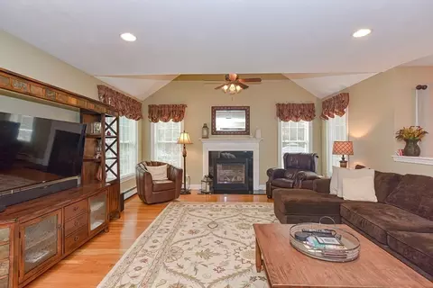 23 Darwin Ln, Walpole, MA 02081 photo 20