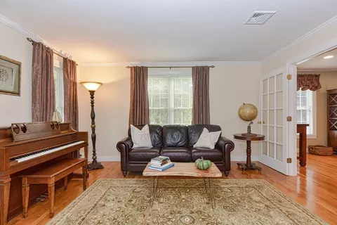 23 Darwin Ln, Walpole, MA 02081 photo 11