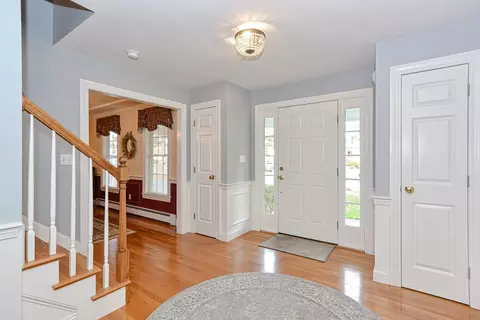 23 Darwin Ln, Walpole, MA 02081 photo 9