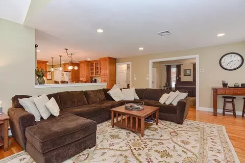 23 Darwin Ln, Walpole, MA 02081 photo 22