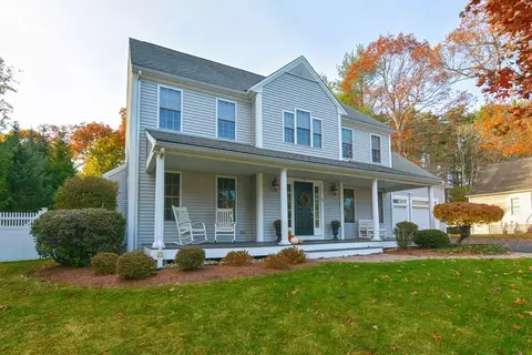 23 Darwin Ln, Walpole, MA 02081 photo 2