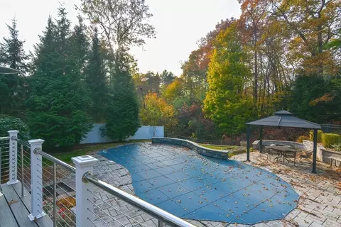 23 Darwin Ln, Walpole, MA 02081 photo 5
