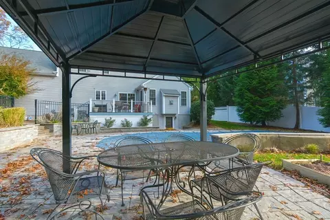 23 Darwin Ln, Walpole, MA 02081 photo 8