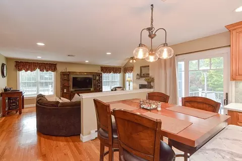 23 Darwin Ln, Walpole, MA 02081 photo 18
