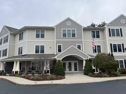 7 Crescent Way #304, Fiskdale, MA 01518