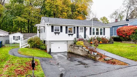 32 Desrosiers St, Dracut, MA 01826
