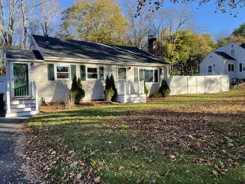 71 Conlyn Ave, Franklin, MA 02038
