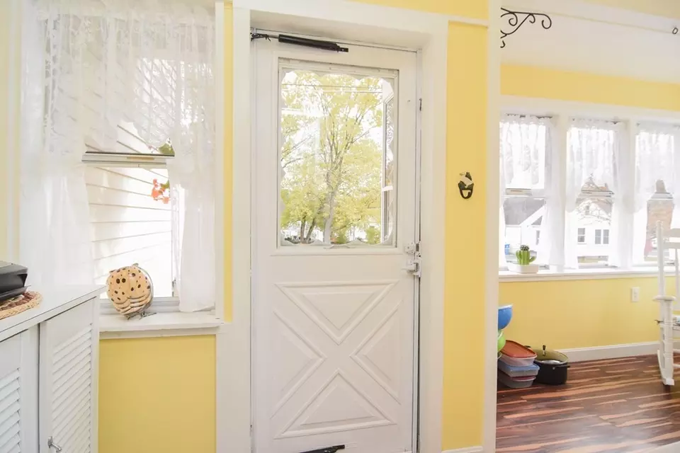 12 Upland St, Dracut, MA 01826 39 Photos Movoto