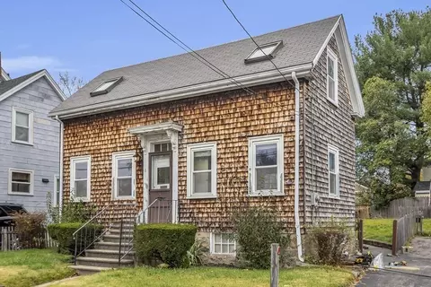 6 Center St, Salem, MA 01970