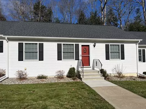 71 Rosewood Ln #71, Southwick, MA 01077